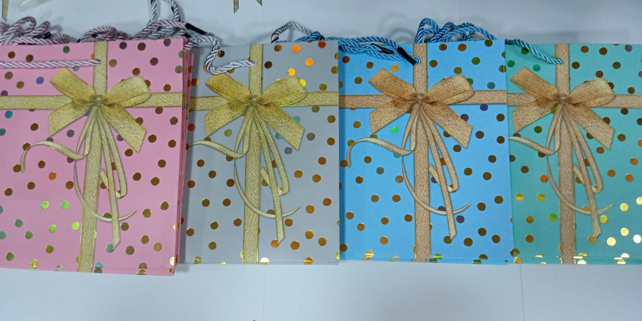 Bolsas de Regalo Lujo 18x24 Lunares x12 unid - Image 3