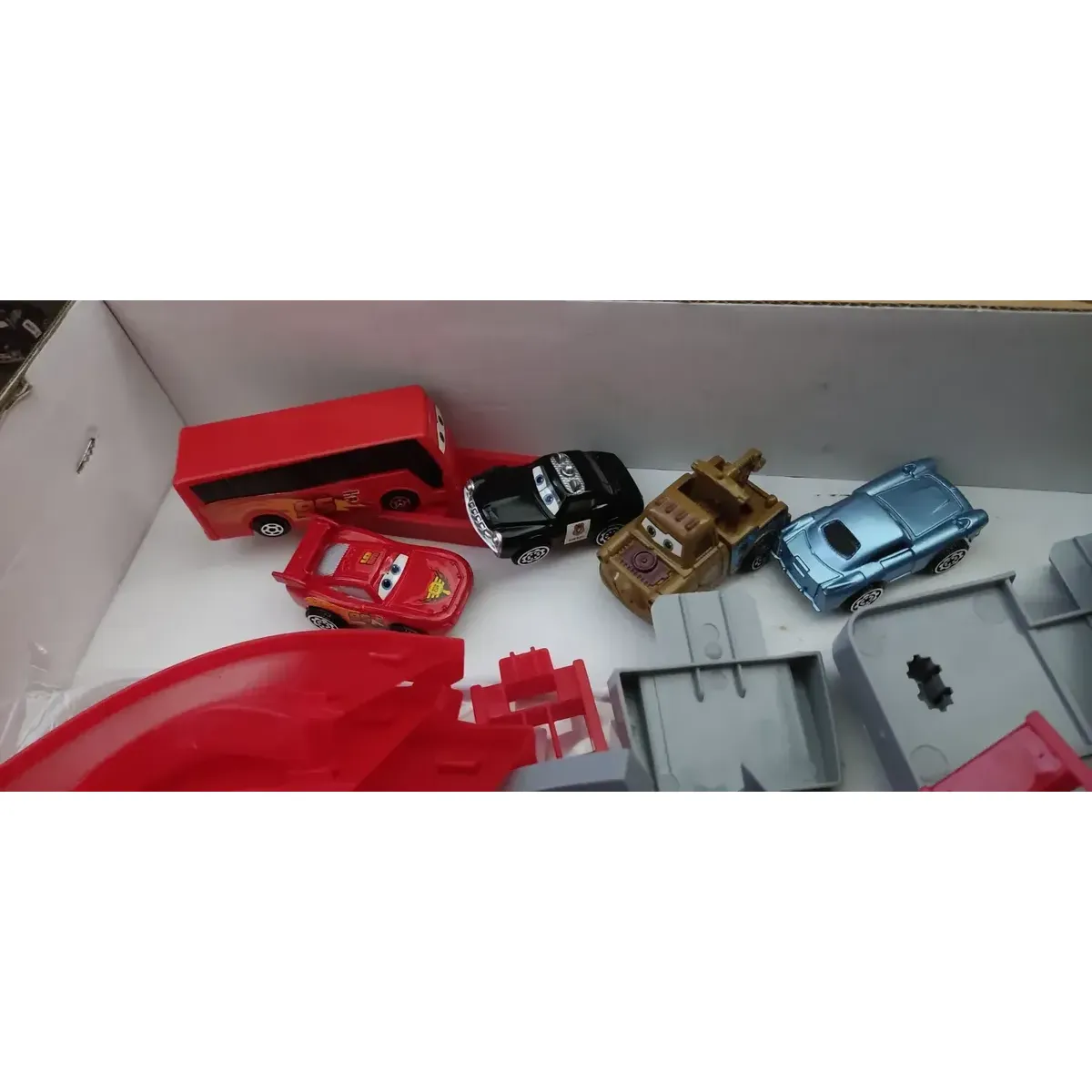Estacionamiento De Cars + 4 Carritos Juguetes Para Niños - Image 6